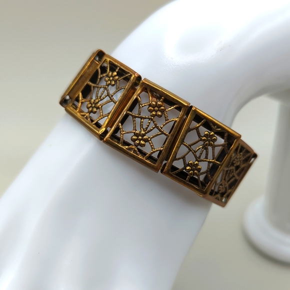 Vintage Filigree Floral Panel Stretch Bracelet and Matching Earrings - Picture 2 of 11